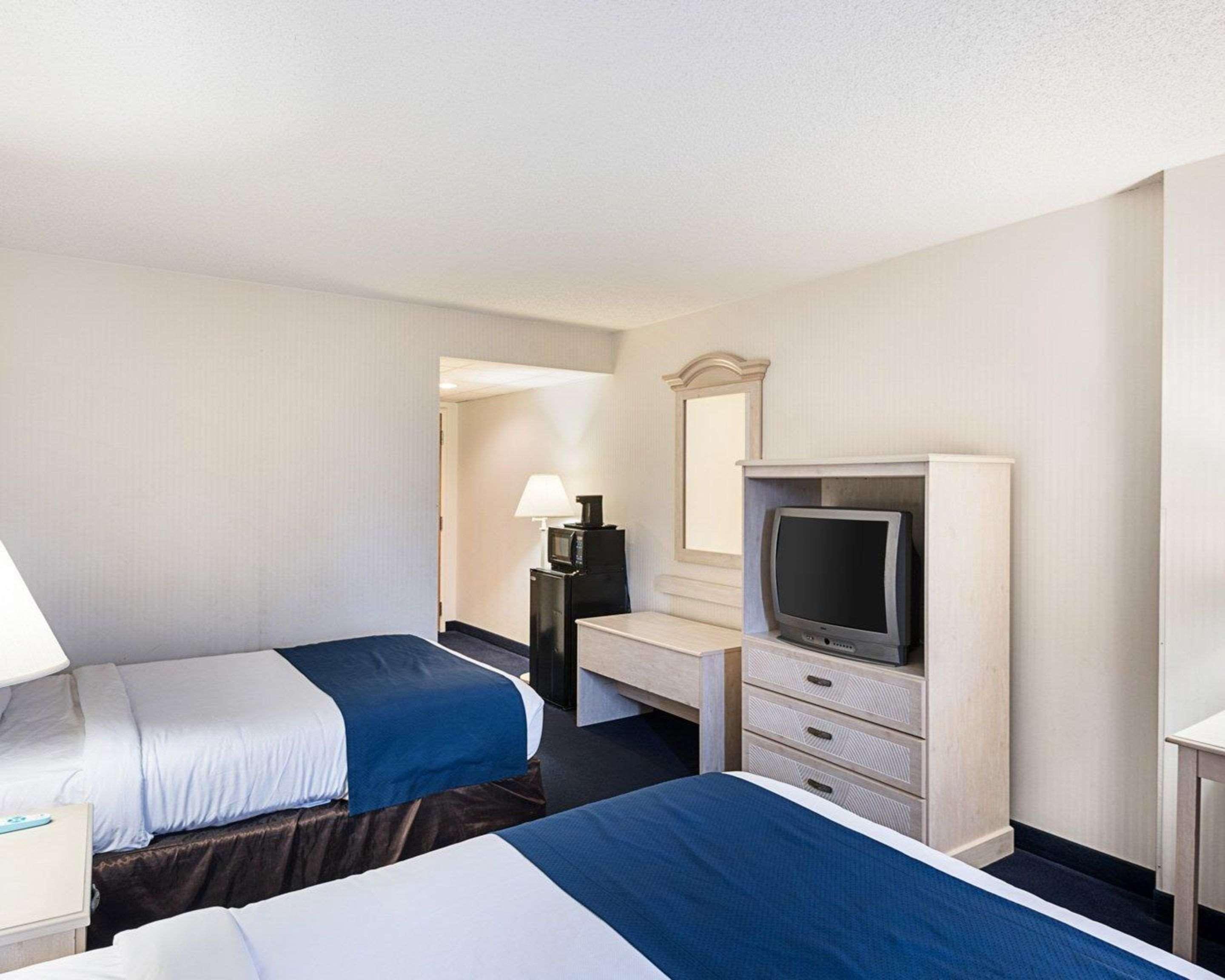 Econo Lodge Inn & Suites Рехобот Бич Экстерьер фото