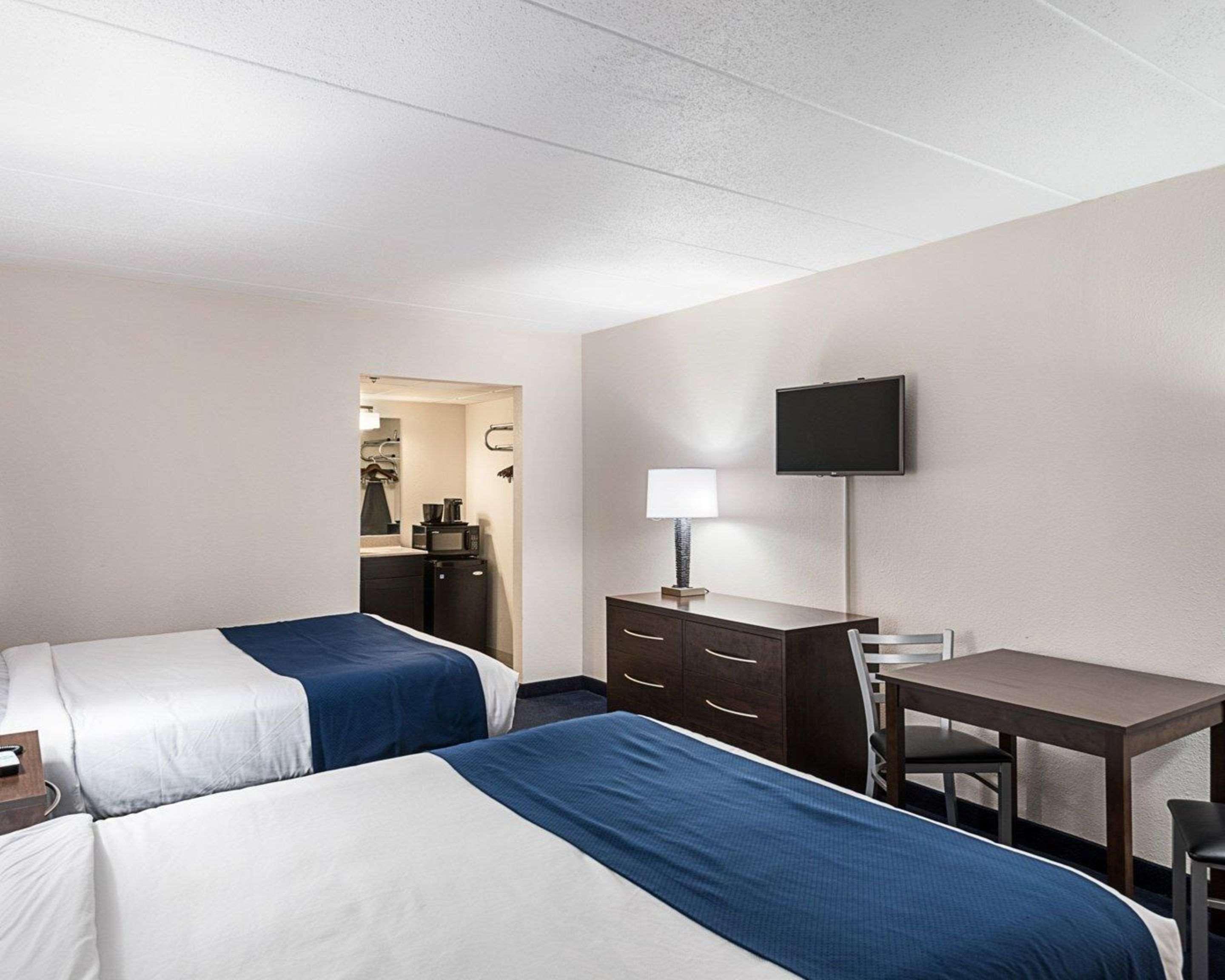 Econo Lodge Inn & Suites Рехобот Бич Экстерьер фото