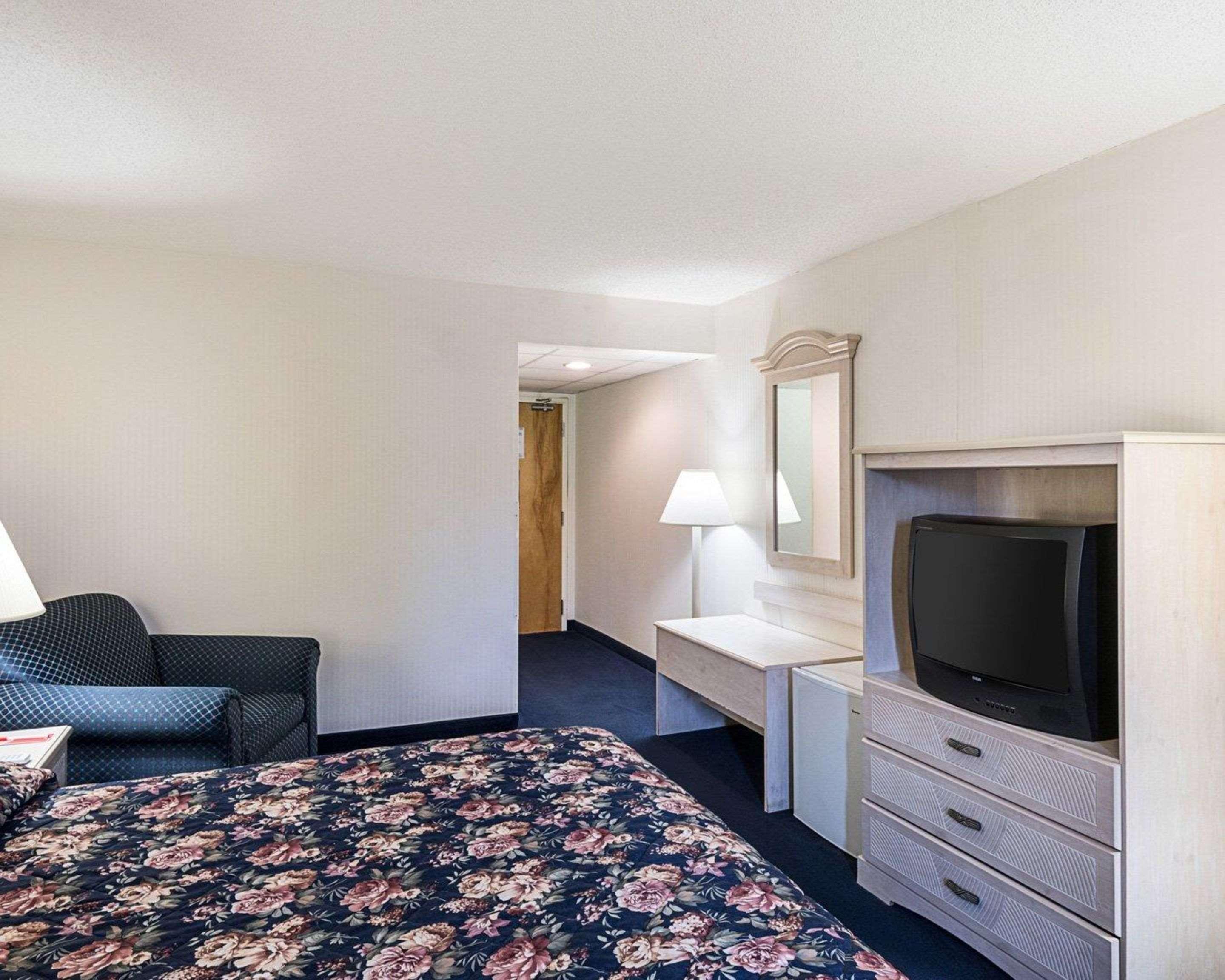 Econo Lodge Inn & Suites Рехобот Бич Экстерьер фото