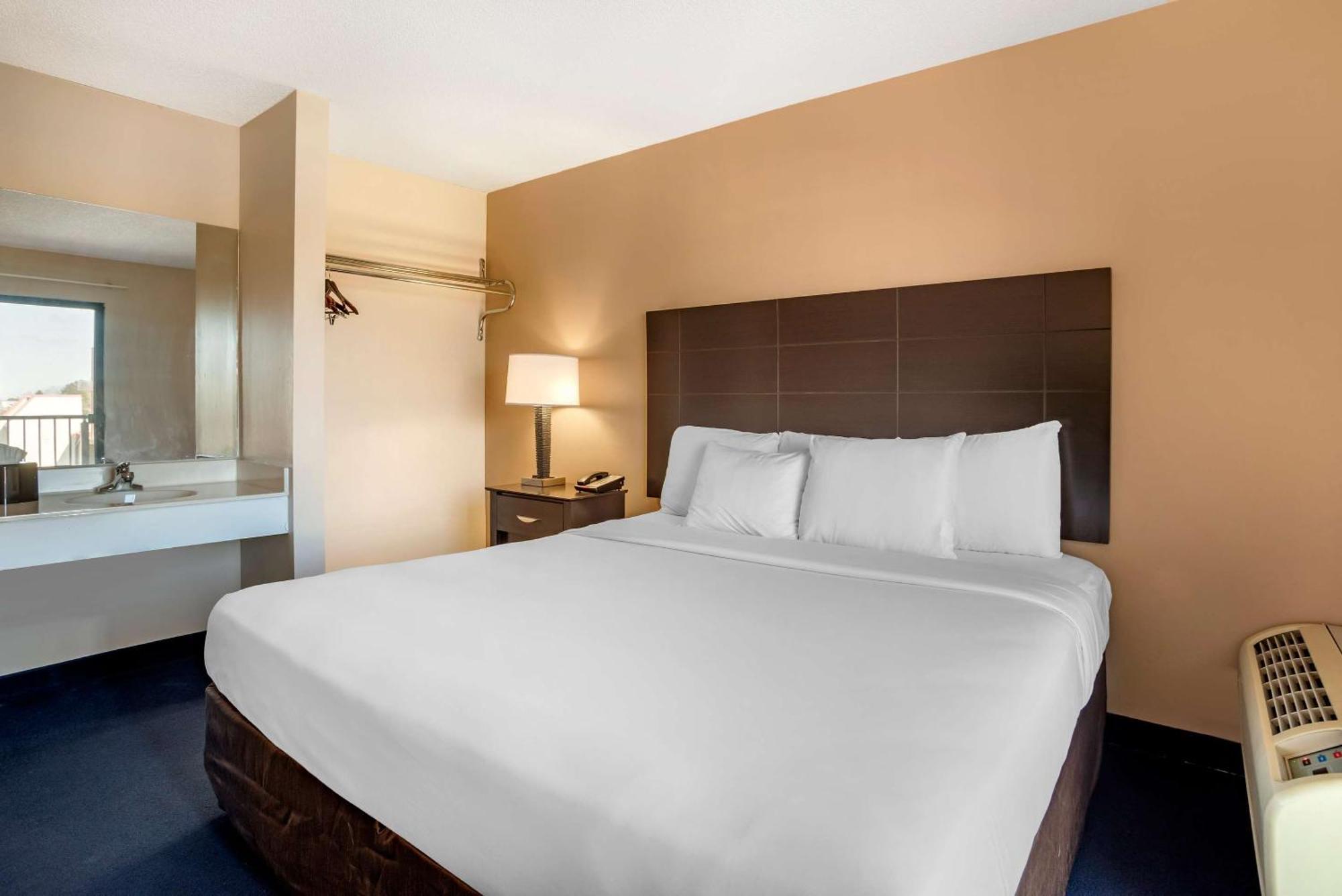 Econo Lodge Inn & Suites Рехобот Бич Экстерьер фото