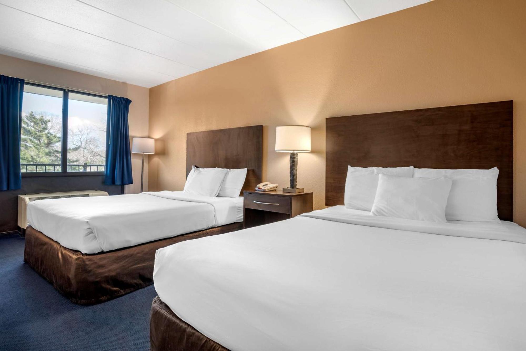 Econo Lodge Inn & Suites Рехобот Бич Экстерьер фото